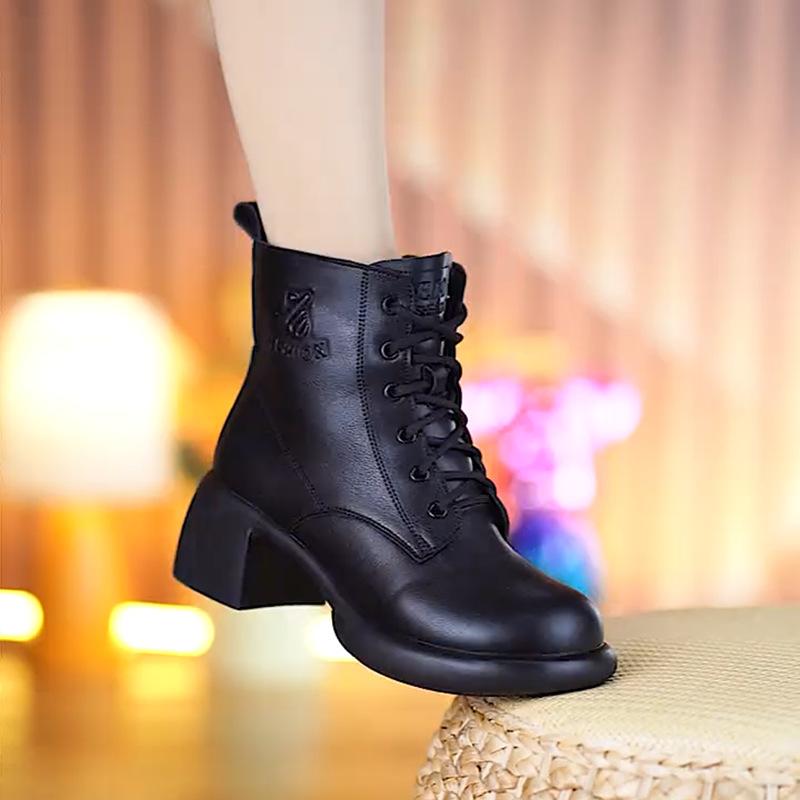 2024 New Super Fire Soft Leather Martin Boots Women's Shoes Winter British Style Platform Short Boots Fashion Versatile Thick Heel Boots
