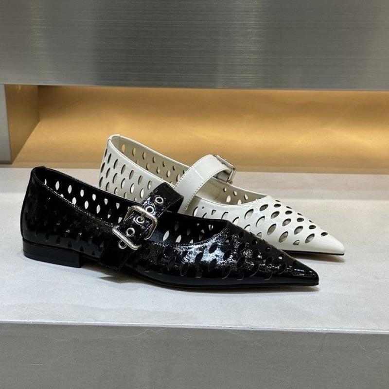 Retro hollow Mary Jane shoes women's shoes new spring and summer pointed head shallow mouth foreign trade large size flat shoes