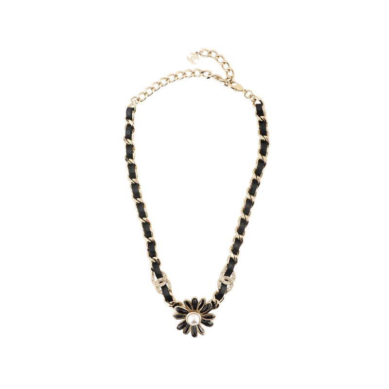 Chanel Exquisite, Fashionable, Elegant and Versatile Necklace for Women, Black/gold