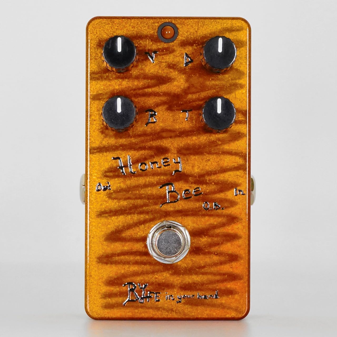 

One Control BJFE in your hand series Honey Bee OD 4K Overdrive Guitar Effector