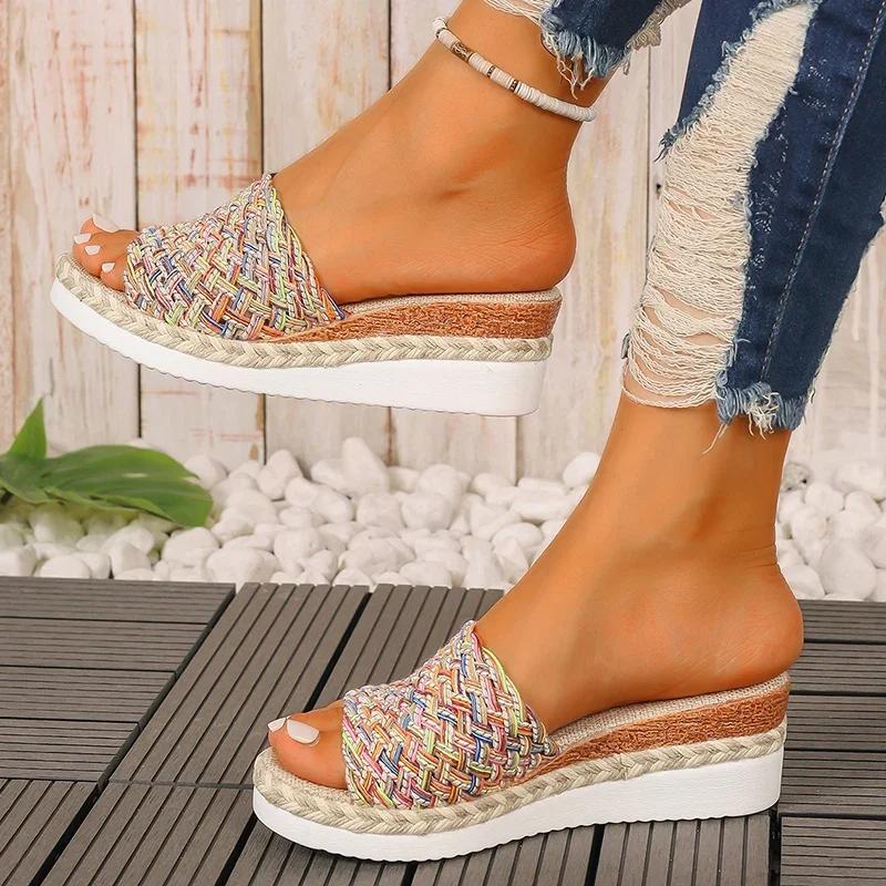 Modische Mix-Farbe Gewebte Sandalen Damen 2026 Sommer Keilabsatz Böhmische Sandalen Damen Leichte Plateau-Sandalen Große Größen 36-43
