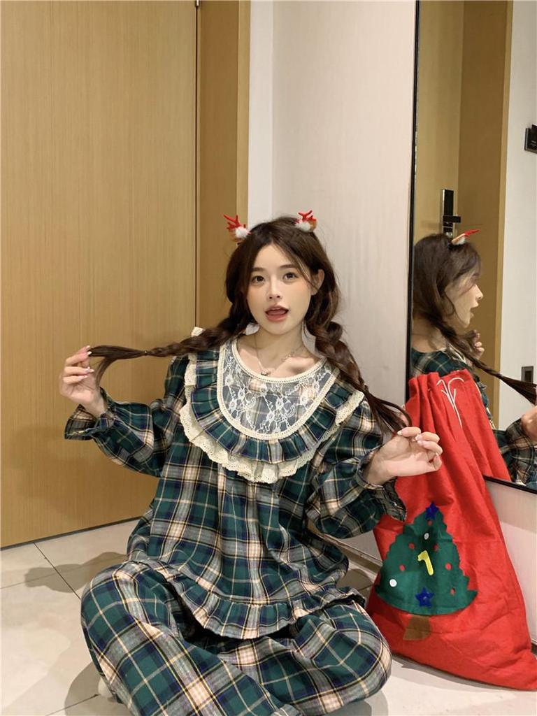 Korean-Inspired Autumn/Winter Plaid Pajama Set with Lace Trim for Couples