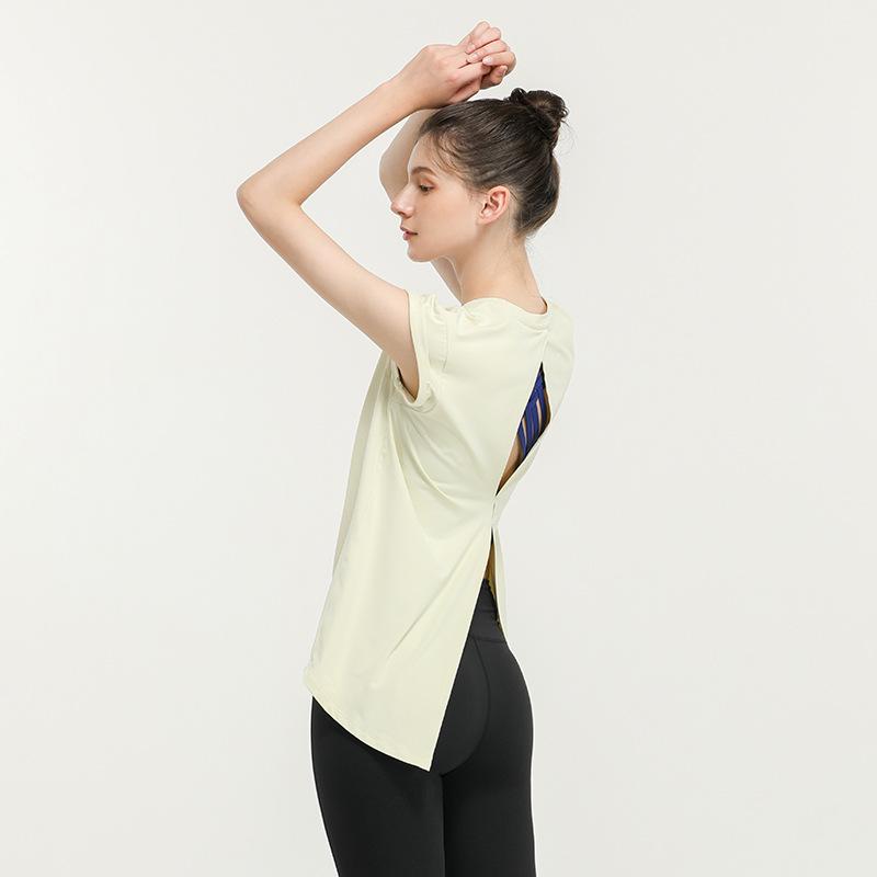 

Women s Quick-Dry Yoga Top with Stylish Back Design M