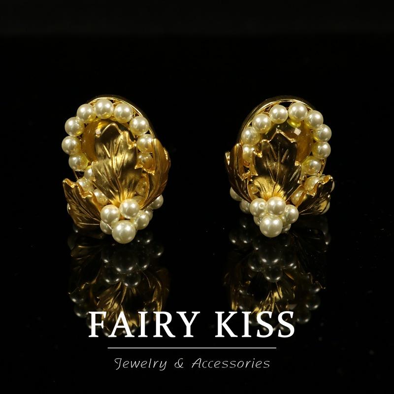 

Heavy Industry Gold-plated Exquisite Elegant Fresh Beaded Necklace Set Sweater Chain Retro Pearl Stud Earrings Jewelry