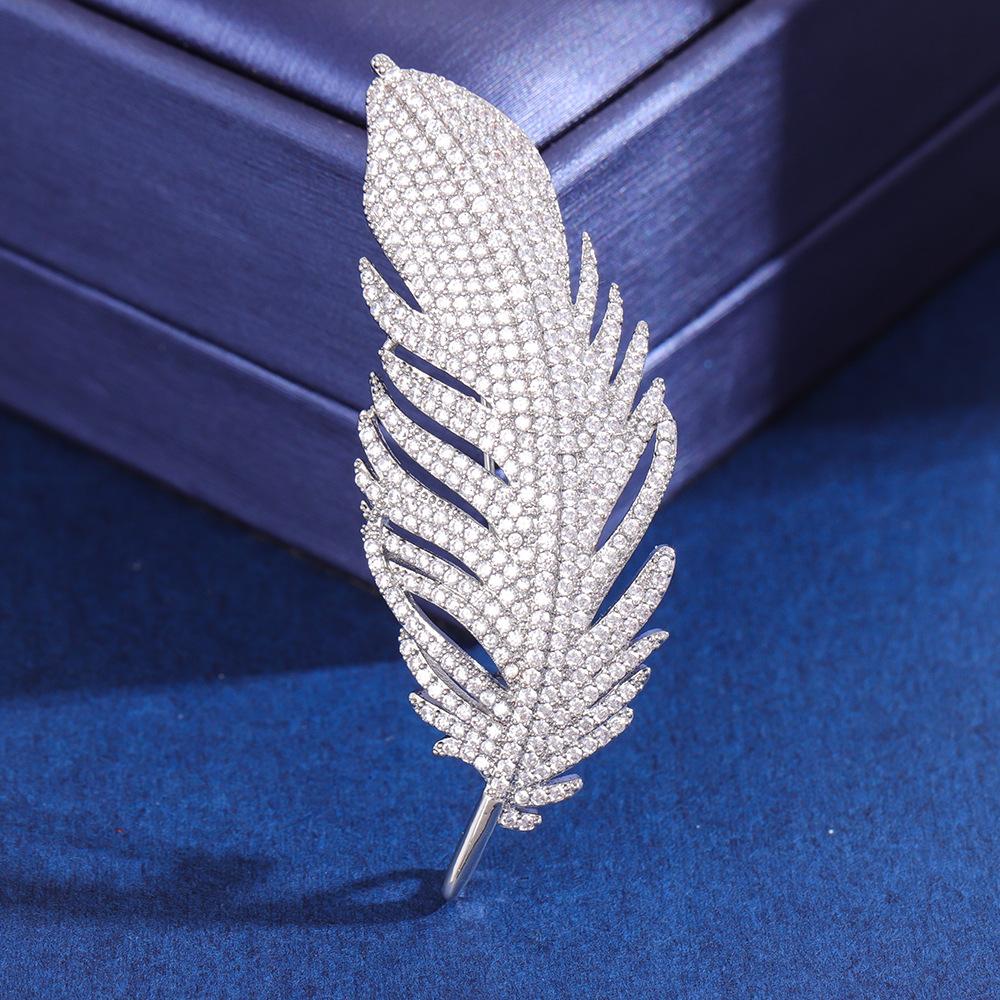 

Броши для пожилых людей, брошь в виде цветка, листа, булавки для женщин, костюм, подвеска, модные броши, ювелирные изделия белый