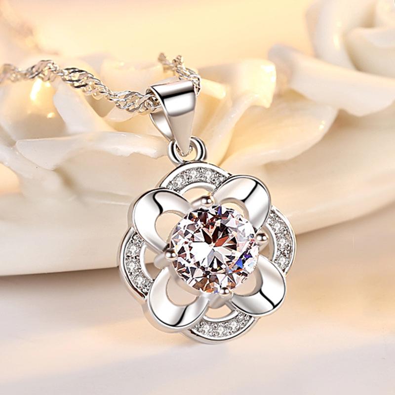 Blue Crystal Four-Leaf Clover Necklace - Four-Petal Flower Pendant