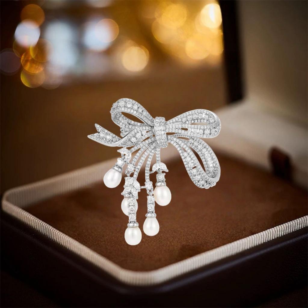 Sweet Heavy Industry Premium Full Diamond Bow Brooch Light Luxury Pearl Tassel Blazer Pin