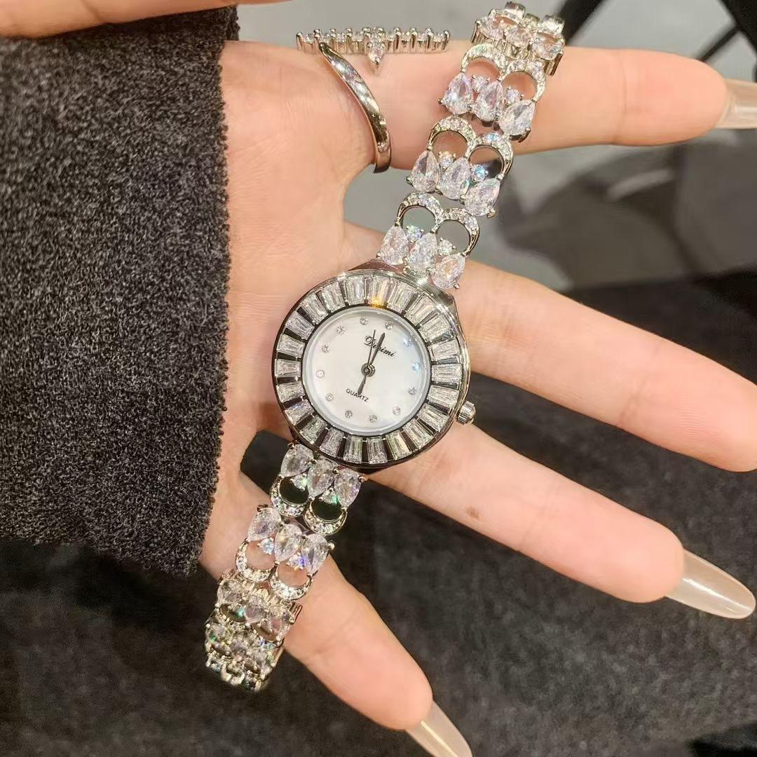 Full Diamond Bracelet Ladies Watch Hollow Strap Fashion Trend Small Disc Watch
