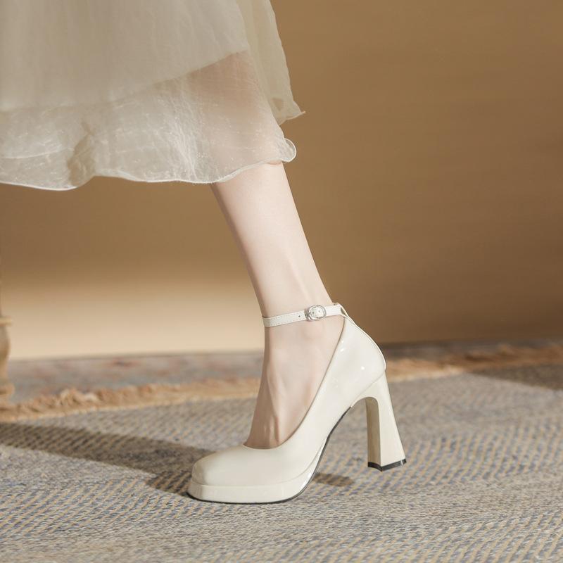 Fashion Women's 2025 Autumn New Style High Heels French Style Red Evening Warm Single Shoes Thick Heeled Mary Jane Shoes Marriage Shoe