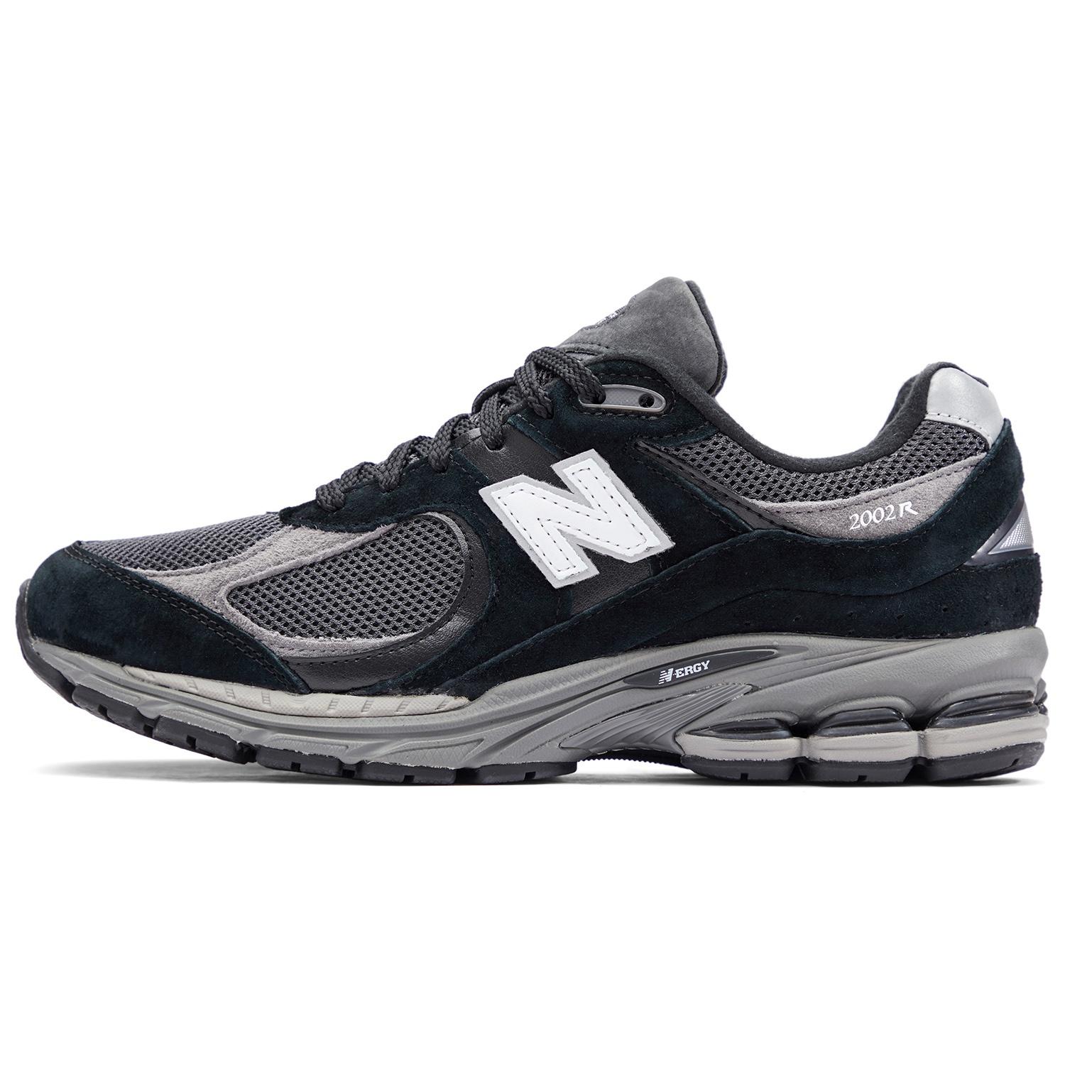New Balance 2002R  Black  Men s M2002RR1 EU 36