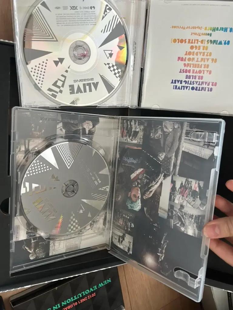BIGBANG Rare) Alive Alive CD+DVD+Photobook Used
