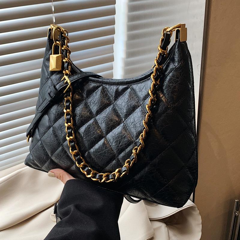 Rhombus Chain Bag, Women's 2025 New Autumn and Winter Fashionable Textured Shoulder Bag, Popular Commuter Messenger Bag This Year