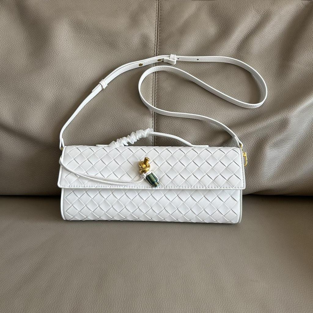 Handgewebte Baguette-Umhängetasche für den Frühling 2024 – europäischer und amerikanischer Modestil