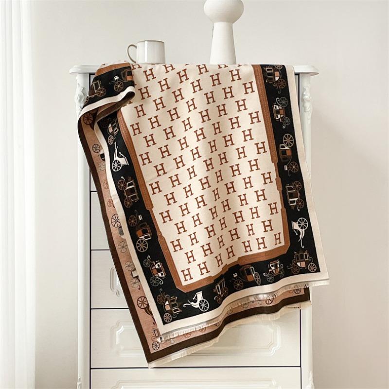 Retro carriage warm shawl fashion letter imitation cashmere double-sided decorative scarf autumn and winter with thickened scarf