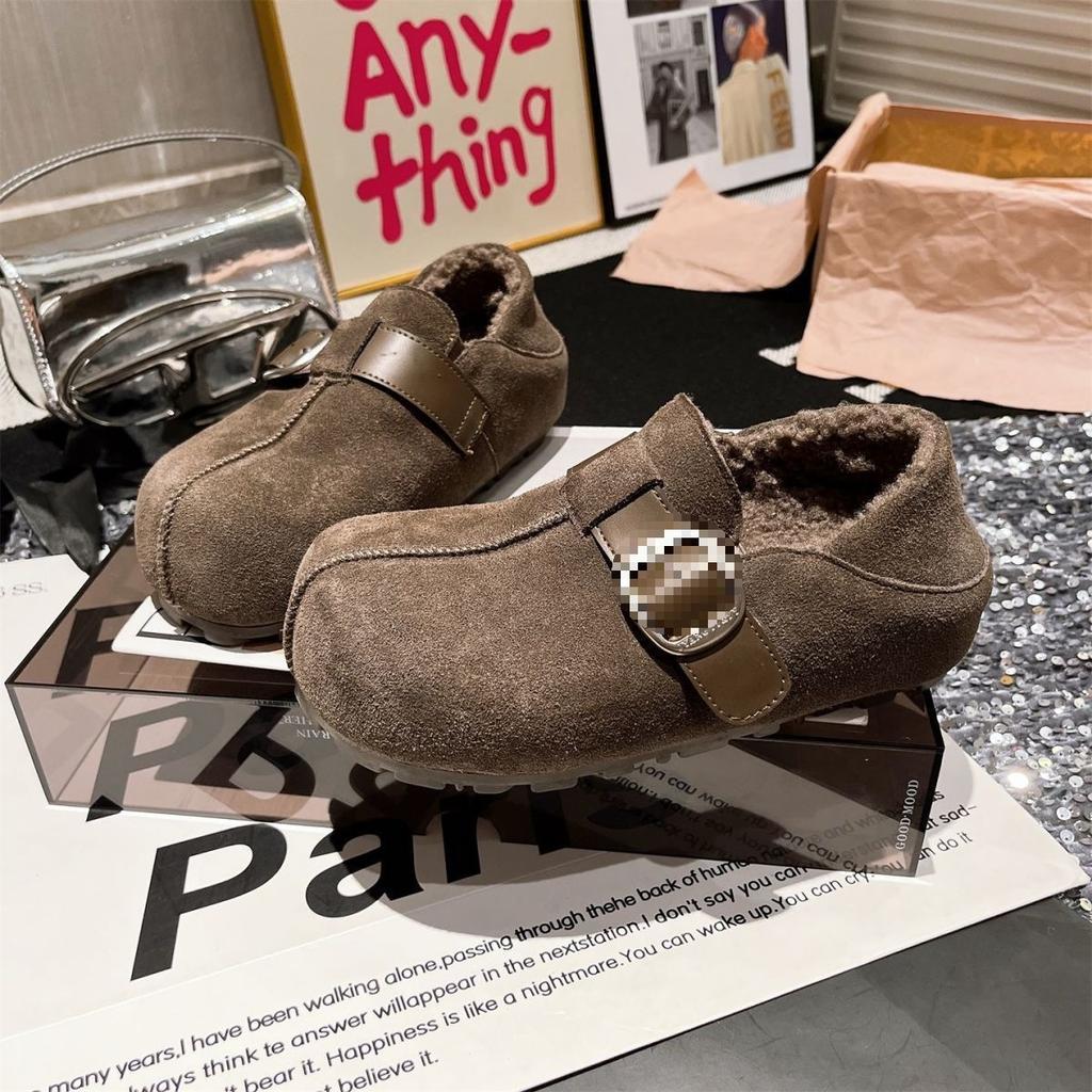 2026 autumn new anti-fur women's shoes are versatile and comfortable with one foot and two fashionable Birkenstocks with plush big head shoes.
