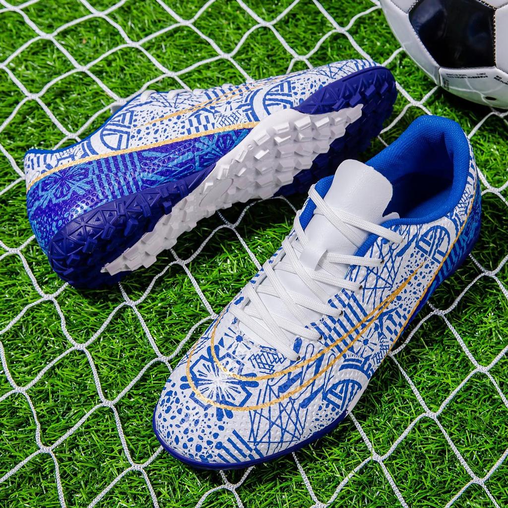 Football shoes men's low-top blue and white porcelain spikes youth professional training sneakers foreign trade explosion large size sports shoes