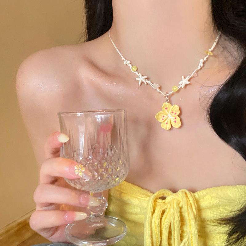 Spring Cherry Blossom Colorful Dopamine Shell Flower Necklace with Clavicle Chain for Summer Seaside Vacation