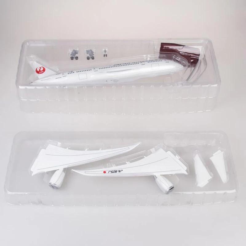 Plastic Resin Model B787 Scale 1:130 Plane Models Japan Airlines Display Diecast Airplanes Decoration with LED Light(Touch or