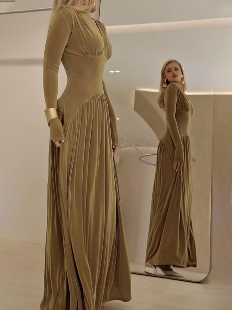 European & American Women's Elegant Long-Sleeved Velvet Dress - Shiny, Waist-Cinching Winter Fashion