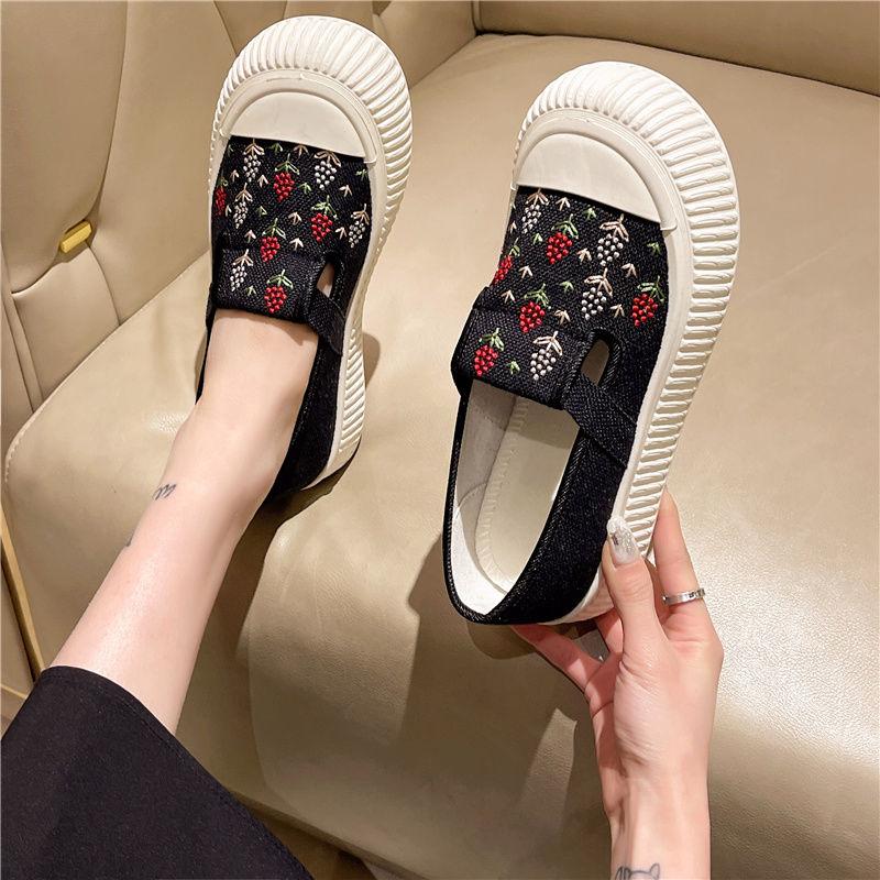 Casual Ladies Footwear Spring Autumn 2025 New Light Daily Routine Designer Comfortable Embroidery Slip On Women's Canvas Shoes