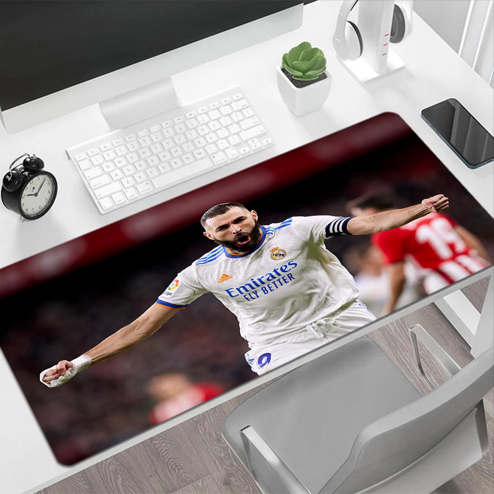 Arsenal Player Action Large Mouse Pad Desk Mouse Pad Desktop Mouse Pad Non-Slip Rubber Bottom Gaming Accessories Ideal Gift for Gamers