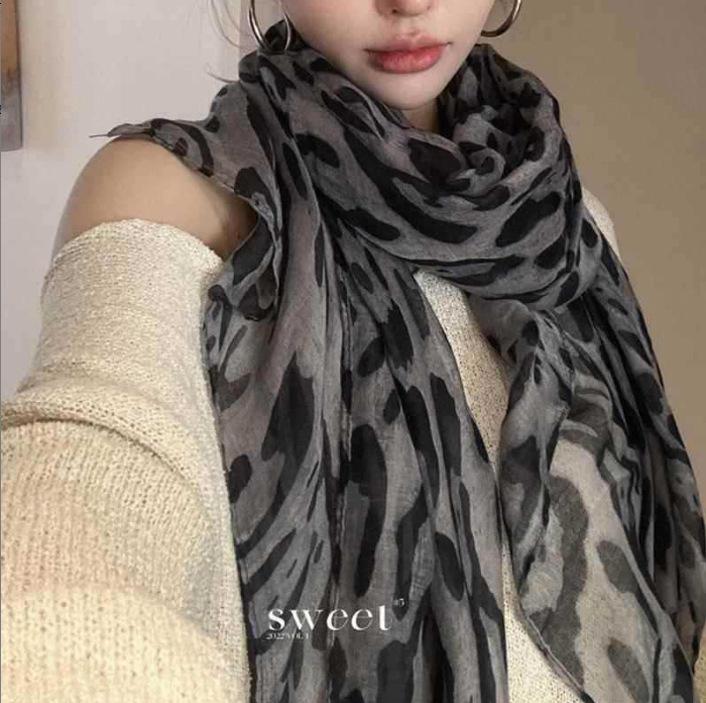 Leopard print scarf autumn and winter retro Spice Girl new silk scarf Bali yarn thin long silk scarf women's high sense personalized scarf