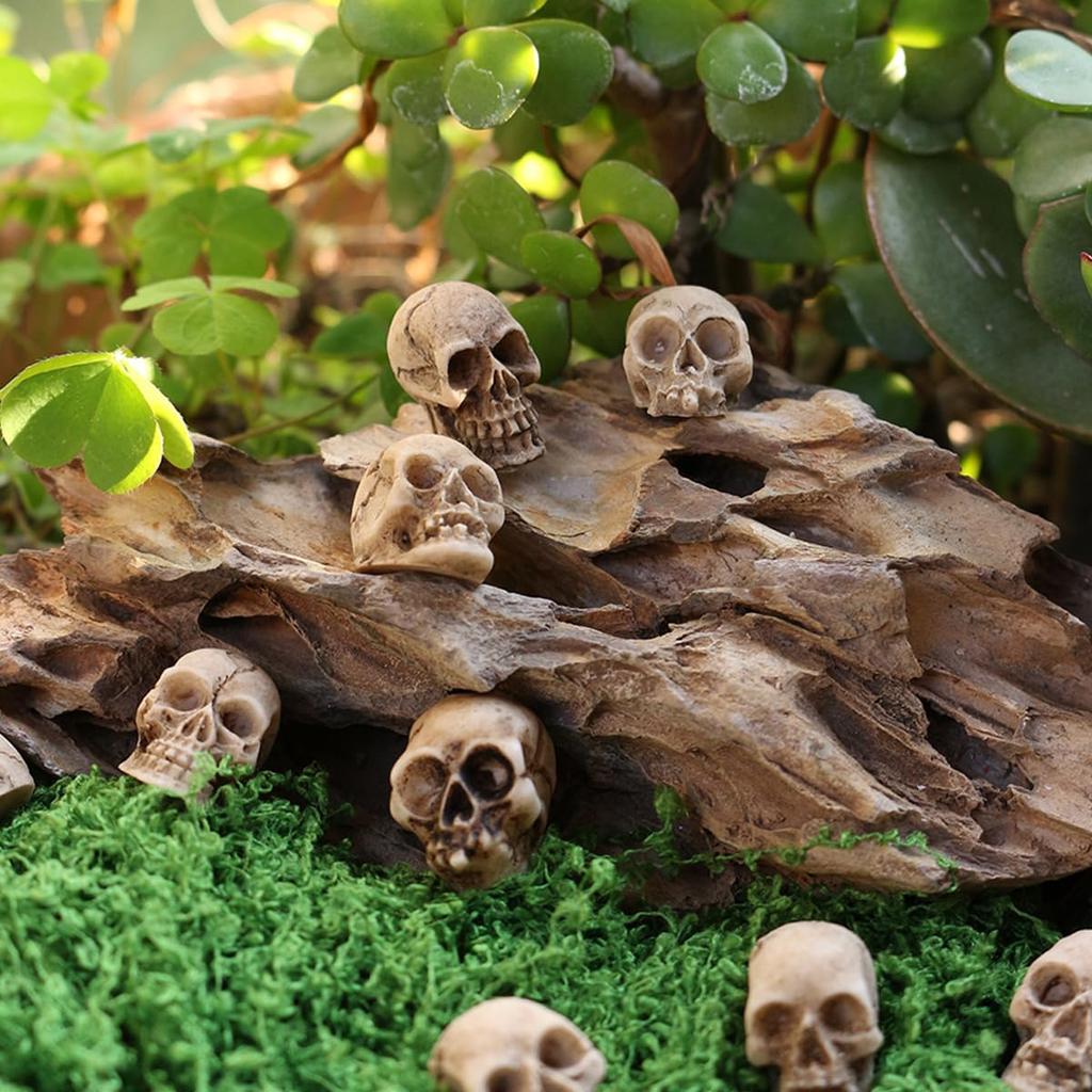 Mini Skull Figurine Miniature Skeleton Head Table Decor Micro Landscape Figure Halloween Prank Props Haunted Dollhouse Decor