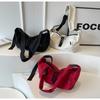 IELGY Fashionable All-Match Large-Capacity Casual Commuter Shoulder Bag Niche Simple Underarm Bag