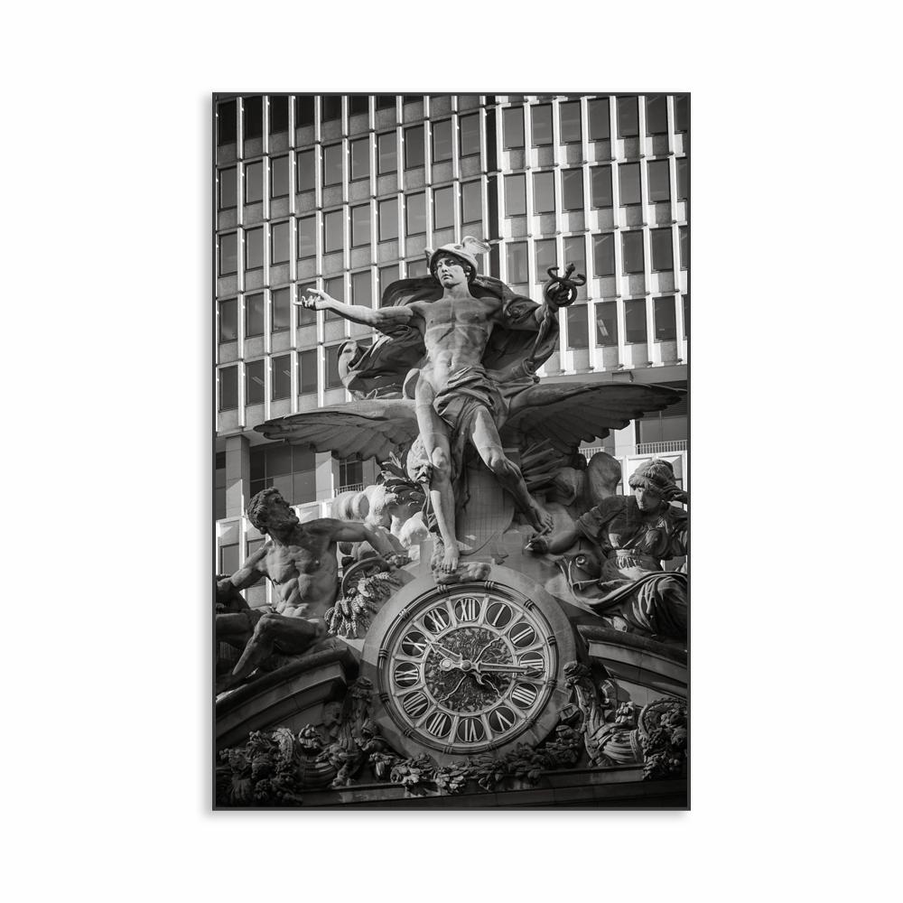 Perseus with the Head of Medusa Poster Black and White Ancient Greek God Wall Art Prints Canvas Painting Home Room Decoration