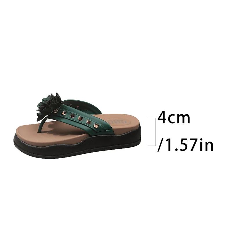Fashion Flower Decor Flat Heels Sandals for Women Rivet Thick Sole Chunky Platform Slippers 2025 Summer Comfort Non Slip Flip Flops