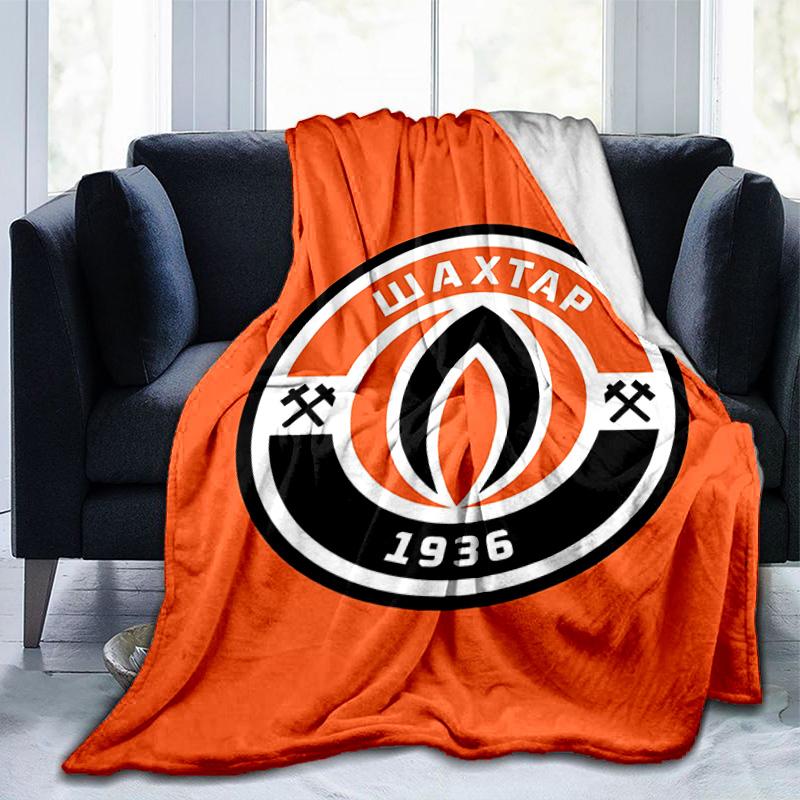 Shakhtar Donetsk Crest Design Blanket Suitable for Sofas, Beds, Offices, And Camping - Perfect Gift for Halloween Christmas