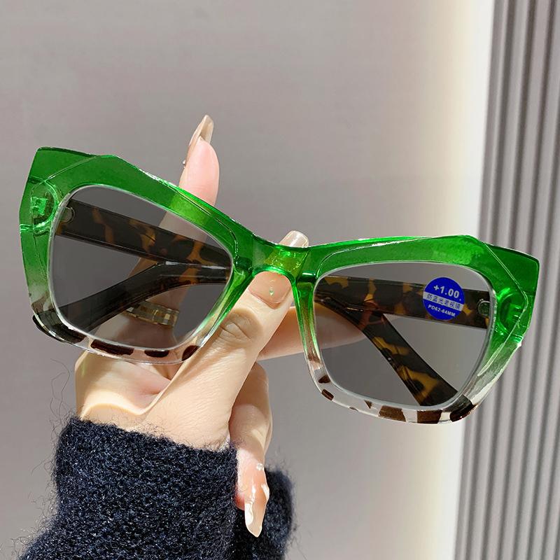 2025 New Fashionable Personalized Butterfly Shaped Women's Reading Glasses Outdoor Neutral HD Color Blocked Design Glasses