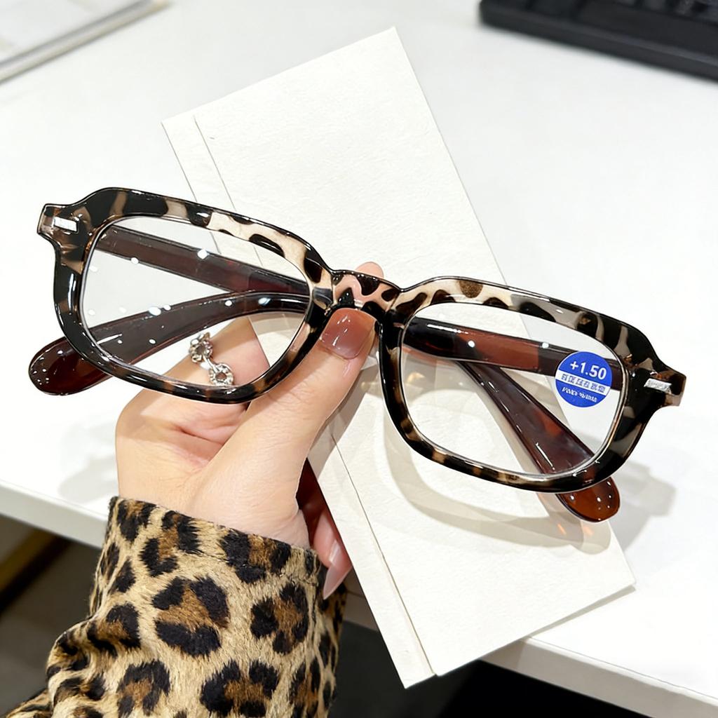 2026 New Fashionable Personalized HD Square Frame Women's Reading Glasses Retro Neutral High Quality Anti Blue Light Glasses