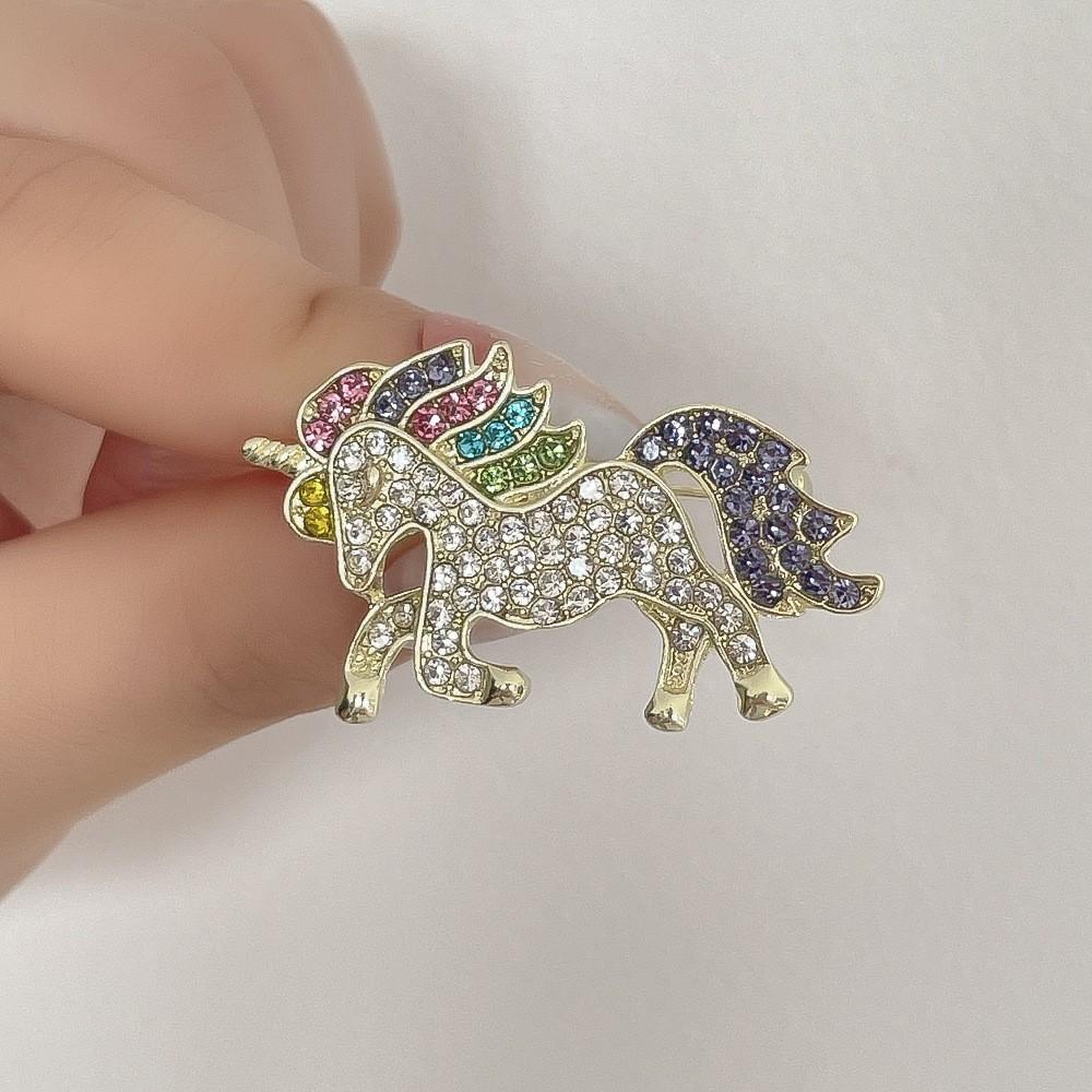 LATS Classic Rhinestone Saddle Horse Brooches for Women Zodiac Animal Lapel Pins Casual Party Accessories New Year Gifts Friends