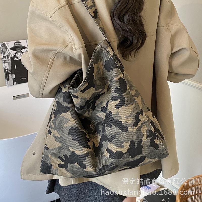 Casual large-capacity leopard print bag women's 2025 new commuter versatile shoulder bag slack tote bag bucket bag