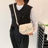 Trendige Stilvolle Satteltasche Für Damen Mit Schickem Minimalistischem Design Und Weicher Textur