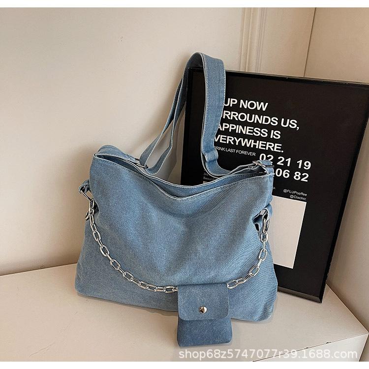 2025 New Simple Underarm Bag Large Capacity Casual Versatile Fashion Headphone Bag Commuter Shoulder Tote Bag