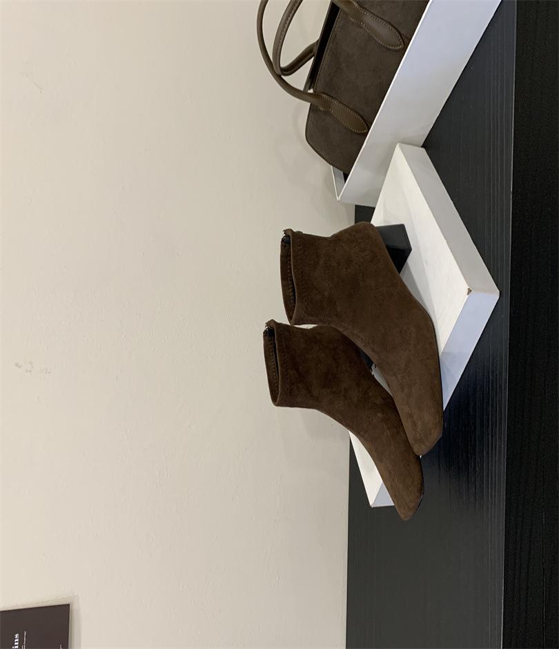 

Korean version of retro square head inner short boots women s 2025 autumn and winter new suede fashionable versatile rear zipper thin boots 39 коричневый