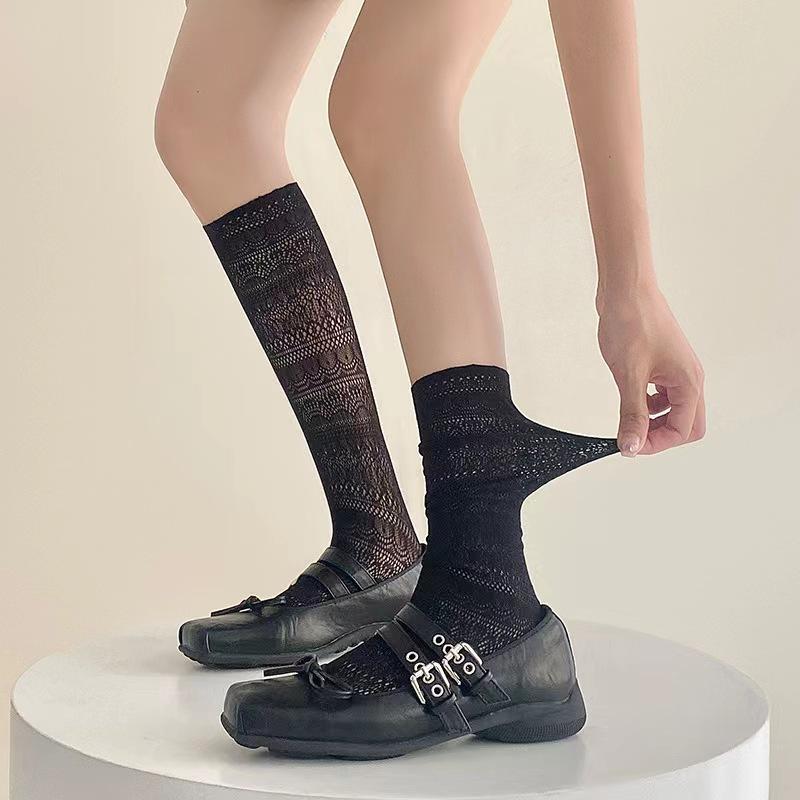 Summer thin solid color hollow-out stacked socks, lace calf socks, leg-slimming socks, niche retro style versatile socks Cardboard packaging чёрный