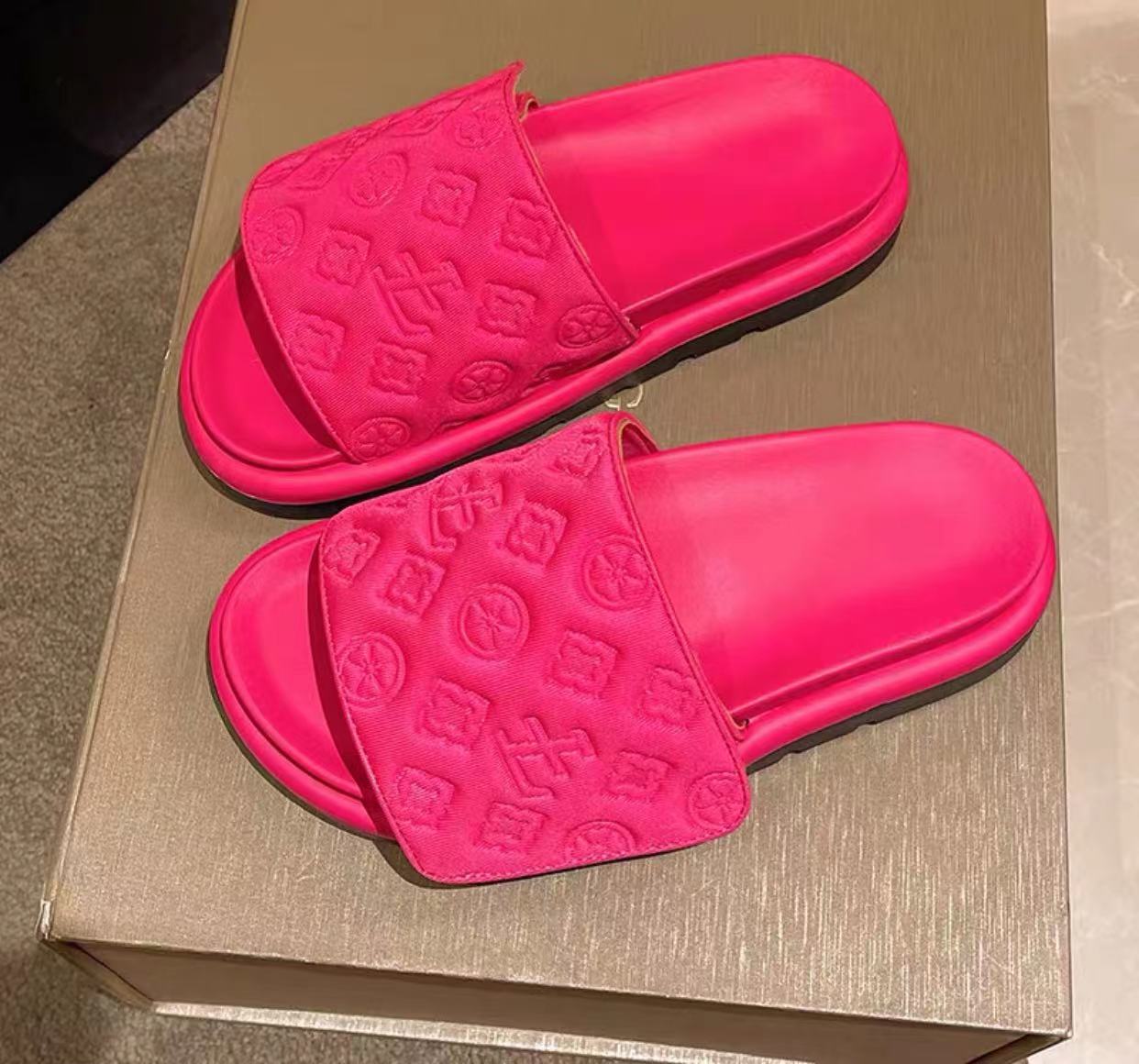 

Magic new muffin platform slippers women s word beach relief outer wear fashion slippers women 40-41