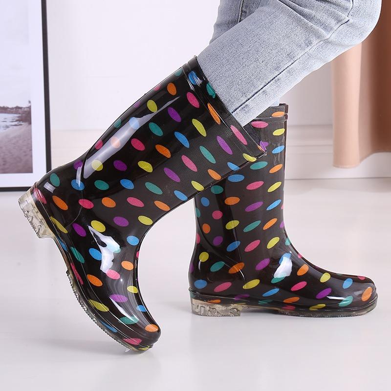 Fashion outer wear medium tube waterproof shoes rain shoes rain boots women's summer kitchen work rubber shoes adult treading overshoes non-slip
