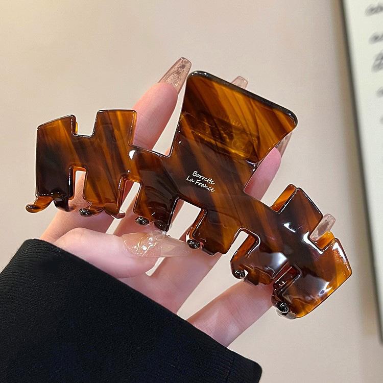 

Декоративная шпилька Grab Clip Feminine Temperament коричневый