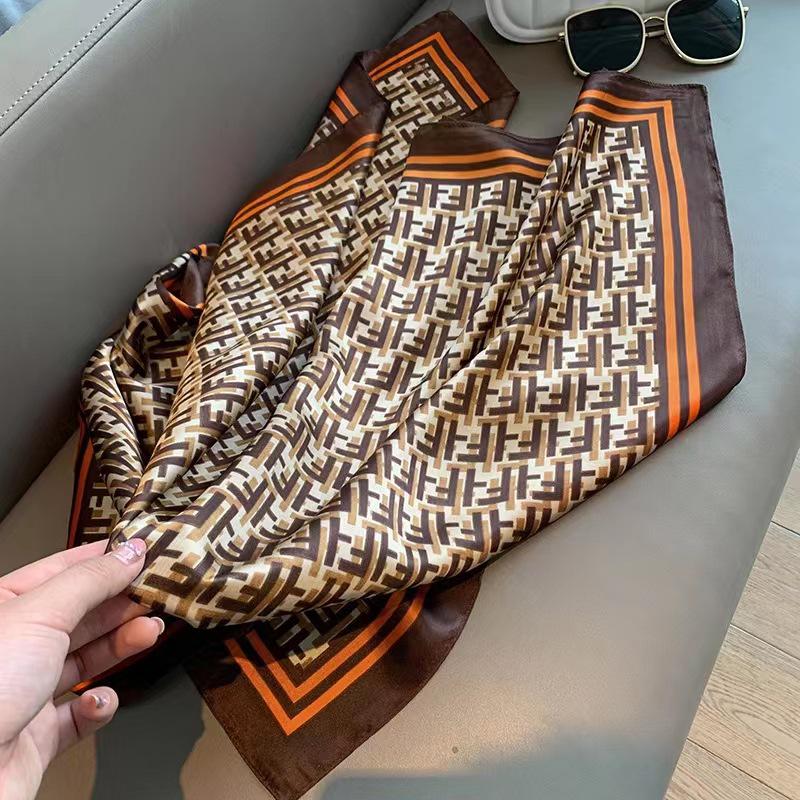 Retro Koreanischer Polka Dot Seiden-Haarknoten: Vielseitiger Damen-Dekorschal für Frühling und Herbst, 70×70 cm.