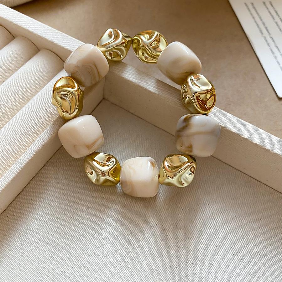 European and American color acrylic shell beaded necklace design sense collarbone chain exaggerated necklace women