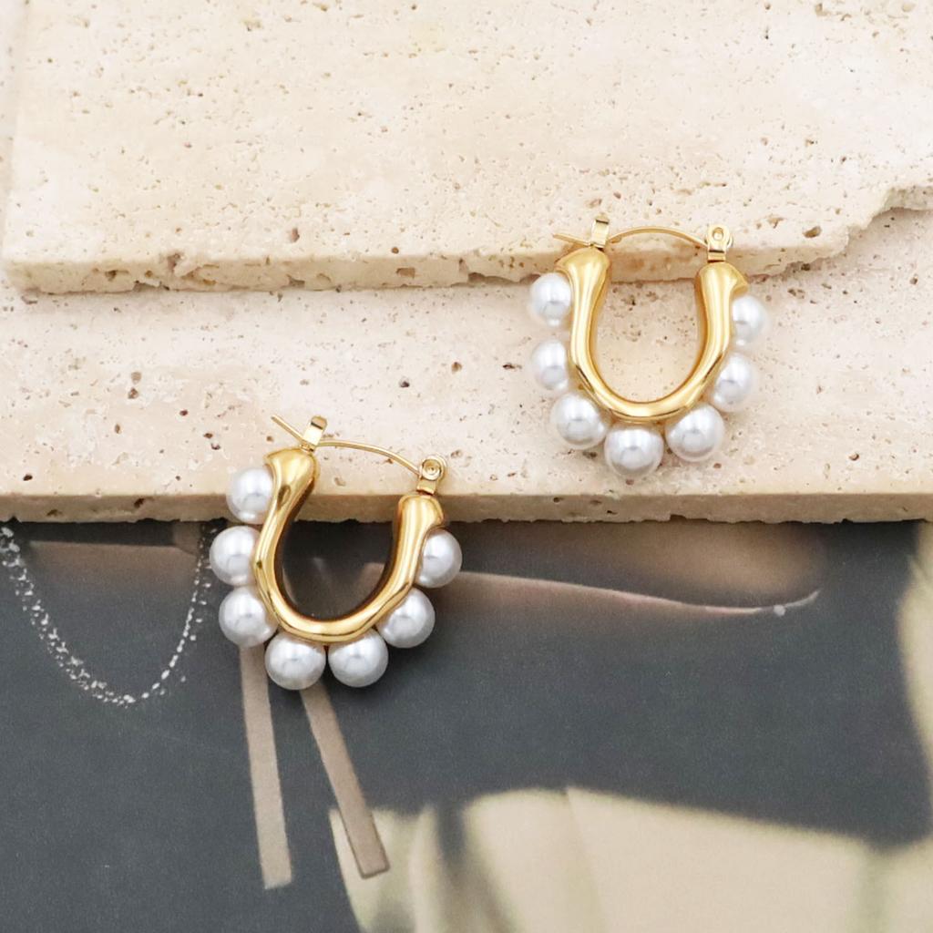 Exclusive For French Retro 18K Gold Titanium Steel Earrings, Personalized Light Luxury U-Shaped Pearl Earrings, High Sense