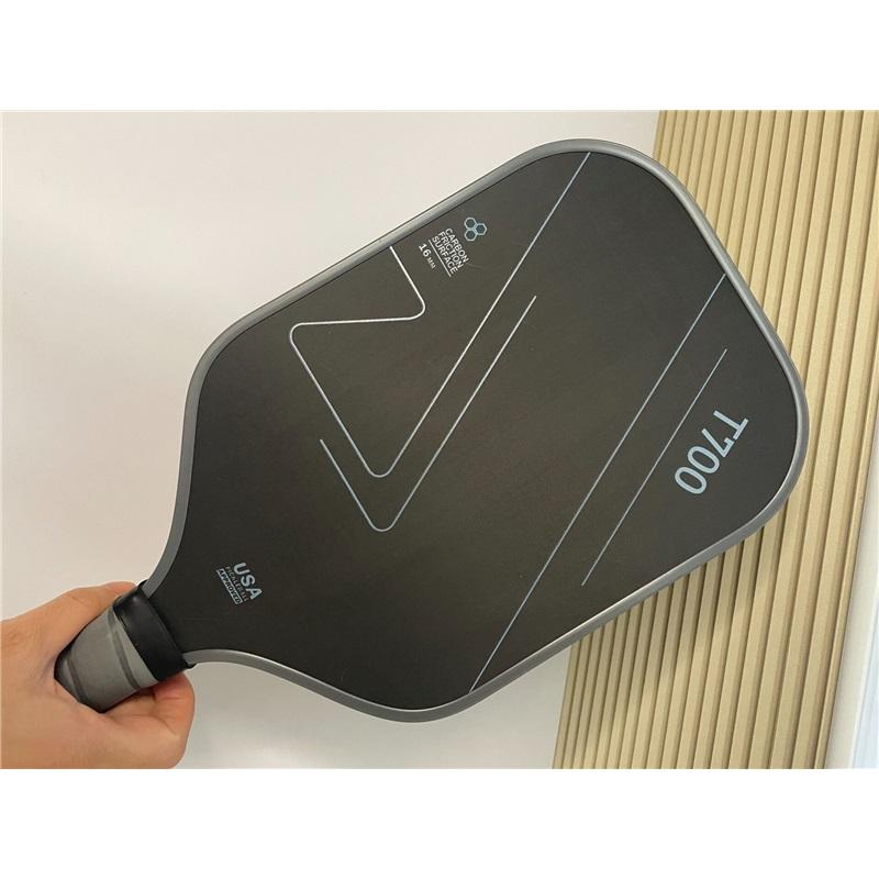 Pickleball raketi T700 karbon fiber, 16mm kalınlık, karbon fiber dokulu mat yüzey, iyi oyun hissi, acemi oyuncular için uygundur