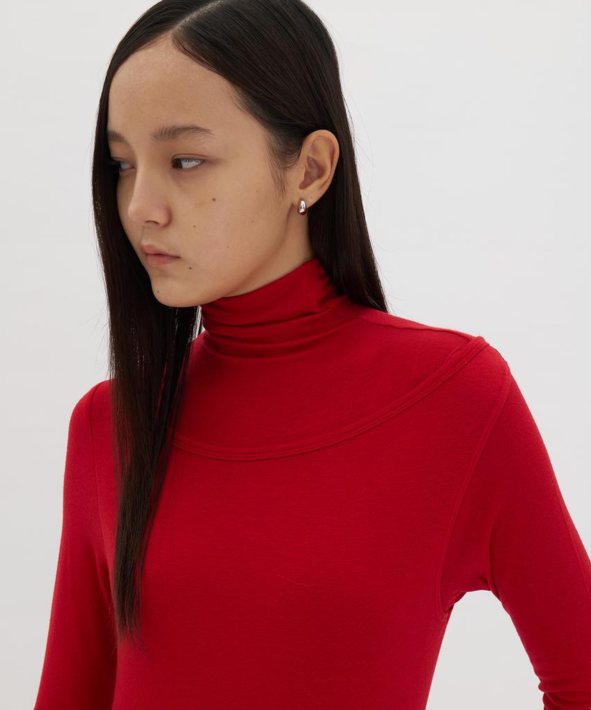 Yunse Layered Turtleneck Top (Red)