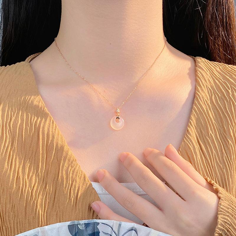 Colier Ping An Clover cu bețișoare albe pentru femei, nou, luxos, cu design de nișă, cu pandantiv, tendință