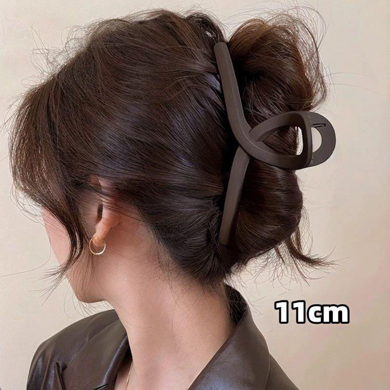 Elegant Large Hair Claw Clip for Thick Hair - High-End Korean Updo Shark Clip
