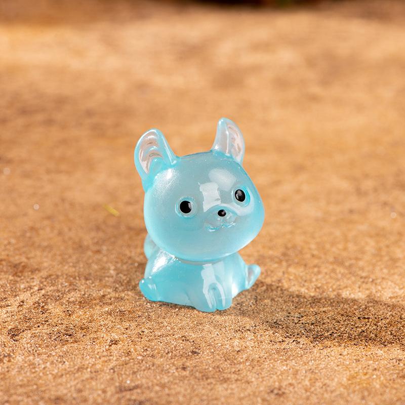 Micro Feature Cartoon Cute Glow-in-the-dark Roll Ear Cat Resin Feature Desktop Car Light Up Cat Ornament Accessories
